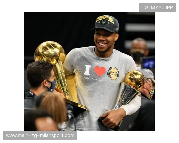 字母哥稳稳收下篮板,密尔沃基雄鹿结束悬念